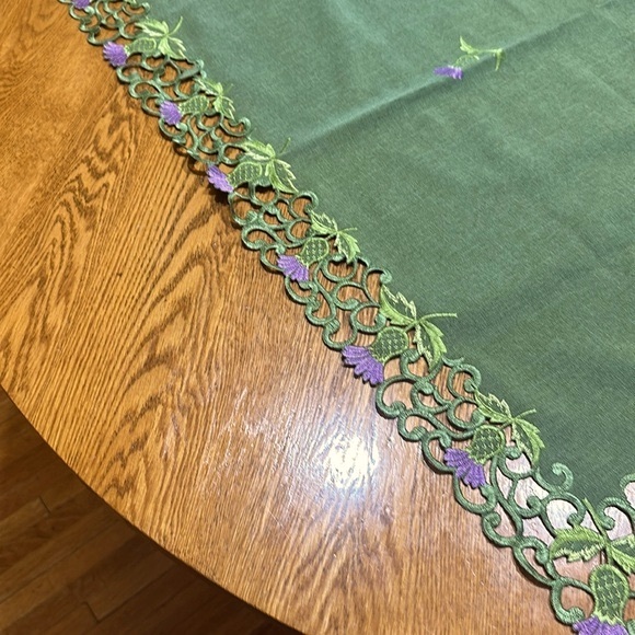 #12 32 inch square table topper - Picture 4 of 9